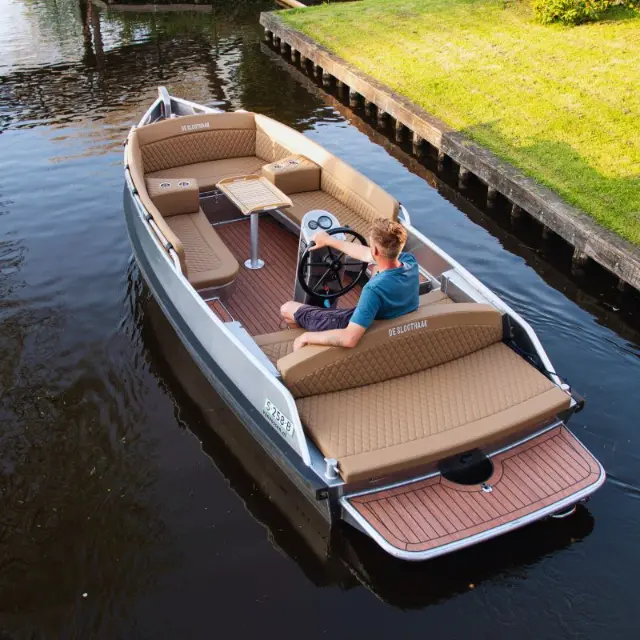 Sloep Giethoorn Lounge